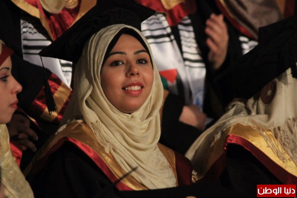 شاهد بالصور ..حفل تخريج فوج الإستقلال من جامعة الأزهر بمدينة غزة منقول 3910036709