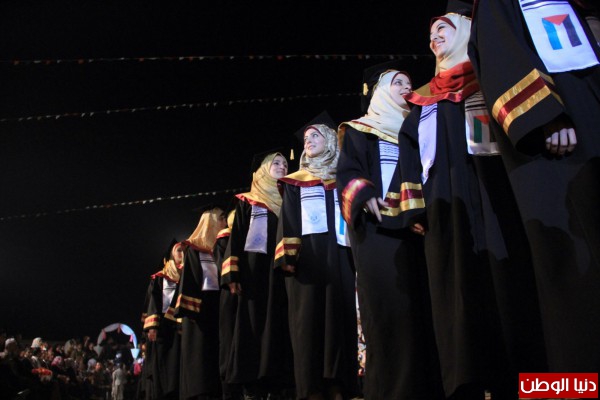 شاهد بالصور ..حفل تخريج فوج الإستقلال من جامعة الأزهر بمدينة غزة منقول 3910036754