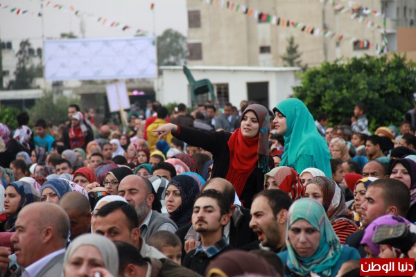 شاهد بالصور ..حفل تخريج فوج الإستقلال من جامعة الأزهر بمدينة غزة منقول 3910036774