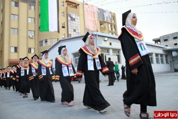 شاهد بالصور ..حفل تخريج فوج الإستقلال من جامعة الأزهر بمدينة غزة منقول 3910036823