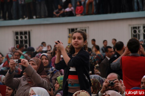 شاهد بالصور ..حفل تخريج فوج الإستقلال من جامعة الأزهر بمدينة غزة منقول 3910036853