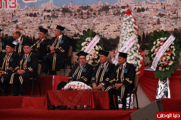 شاهد بالصور ..حفل تخريج فوج الإستقلال من جامعة الأزهر بمدينة غزة منقول 3910036869