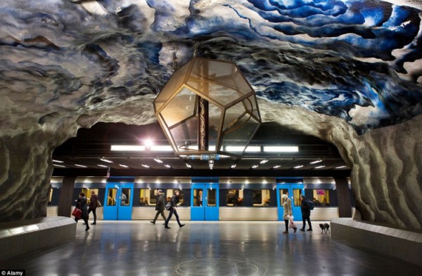 محطة مترو ستوكهولم 3910271591