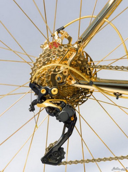  الدراجة الأغلى في العالم مصنوعة من الذهب الخالص .. 3910278155
