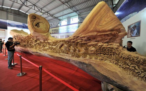أطول منحوتة خشبية في العالم 3910309376