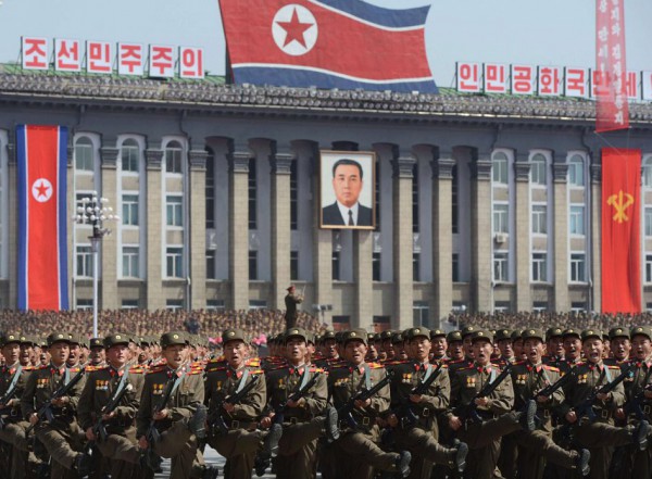 استعراض جيش كوريا الشمالية 3910322717