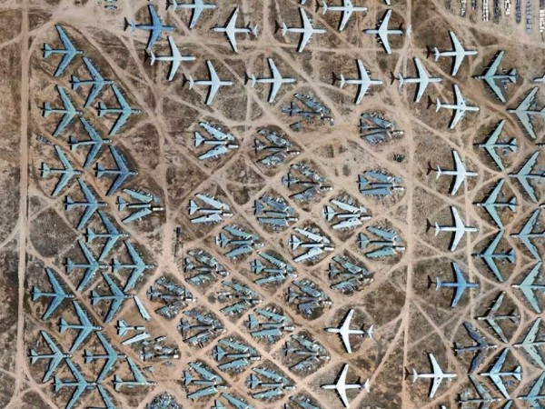 أكبر مقبرة للطائرات في صحراء توسون بولاية أريزونا الاميركية   3910343496