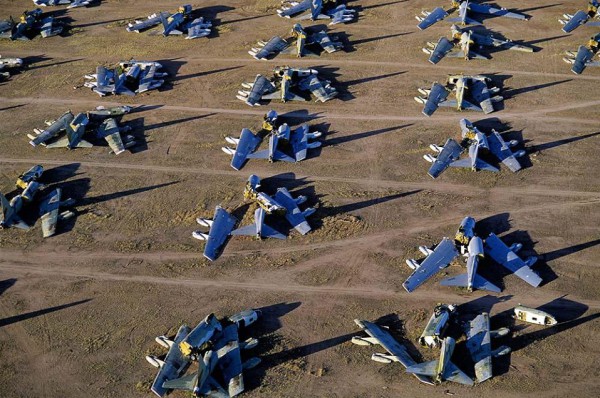 أكبر مقبرة للطائرات في صحراء توسون بولاية أريزونا الاميركية   3910343497
