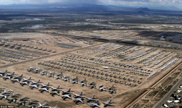 أكبر مقبرة للطائرات في صحراء توسون بولاية أريزونا الاميركية   3910343498