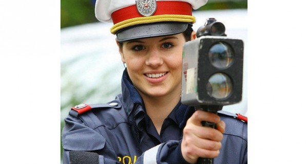 . أجمل النساء في شرطة 14 دولة حول العالم 3910689375