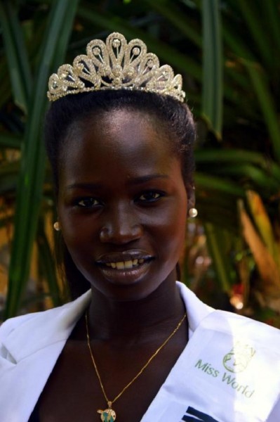 بالصور : ملكة جمال جنوب السودان تستعد للمنافسة على ملكة جمال الكون 9998631151