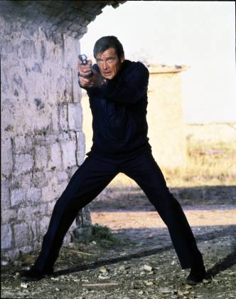 Roger Moore Resimleri Foryoureyesonly1_lg