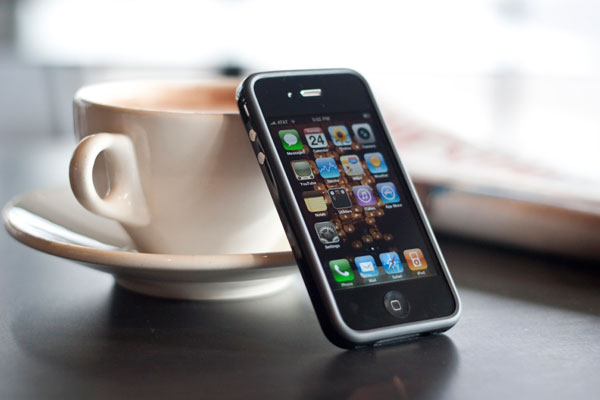 Apple's iPhone 4: Thoroughly Reviewed Purdy