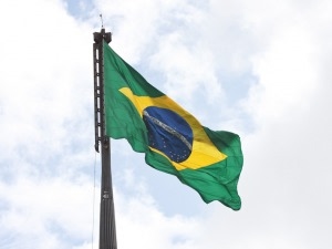 [Brasil] Acordo prevê bioquerosene para aviões nesta década  Brazil_flag_2