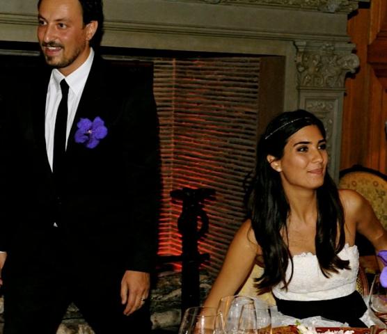 الممثلة التركية "عاصي"و لميس  تحتفل بزفافها في باريس! 1%20%282%29