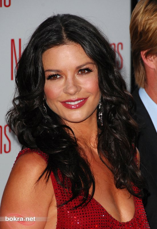 كاثرين زيتا جونز أجمل بريطانية على قيد الحياة Catherine-zeta-jones-no-reservations-premiere-in-ny-07