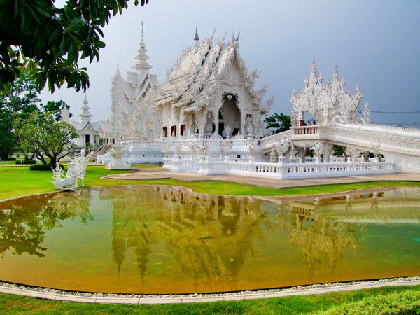 زيارة إلى المعبد الأبيض في تايلاند 1349643348