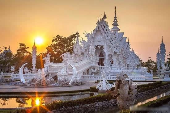 زيارة إلى المعبد الأبيض في تايلاند 927630466