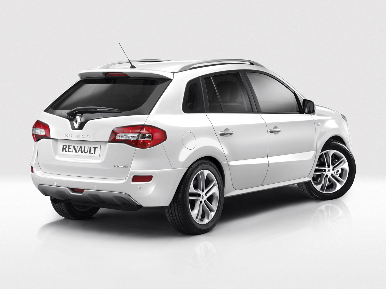 Le Renault KADJAR arrive........ - Page 2 S0-Renault-ecoule-plus-blanc-Koleos-White-Edition-141435