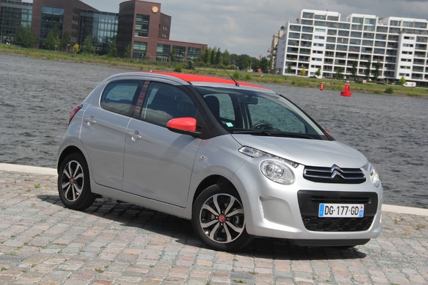 2014 - [Citroën/Peugeot/Toyota] C1 II/108/Aygo II - Page 29 S7-Essai-video-Citroen-C1-la-belle-soeur-324520