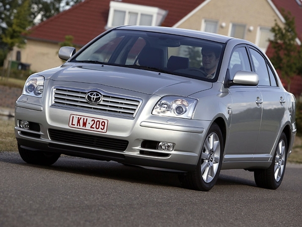 toyota avensis S7-modele--toyota-avensis-2