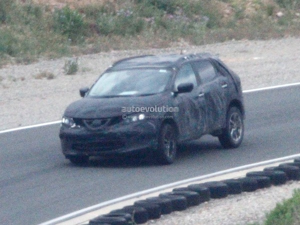 [ Actualité : Nouveauté ] le nouveau Nissan Qashqai surpris en Europe S7-Spyshots-le-nouveau-Nissan-Qashqai-surpris-en-Europe-87219