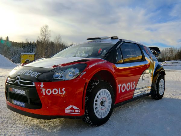 [QUESTION] Pneu neige pour jantes de 18" S7-WRC-la-Citroen-DS3-WRC-de-Petter-Solberg-65805