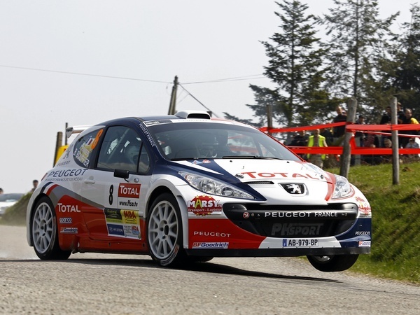 Basé sur l'ordre alphabétique, des noms de voitures, camions, dragsters, vélos, motos, tracteurs, bref tout ce qui roule !... - Page 14 S7-Lyon-Charbonnieres-Robert-impose-la-307-WRC-Bouffier-sa-207-S-55759