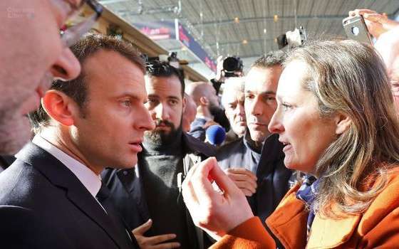 un grand moment de France rurale Emmanuel-macron-siffle-par-des-agriculteurs-au-salon-de-l-agriculture