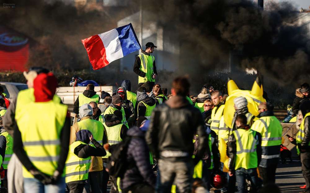 Qui est Emmanuel Macron ? - Page 19 Les-francais-soutiennent-de-plus-en-plus-le-mouvement-sondage