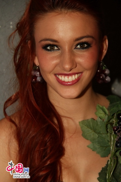 Official Thread - Delphine Wespiser - Miss France 2012 (World France 2012 - 1/4 finalist at Top Model fast Track) - Page 10 0019b91ebfe2118dab3649