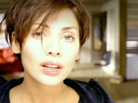 TIAS BUENAS-Índice actualizado primer mensaje - Página 19 Natalie-imbruglia-torn