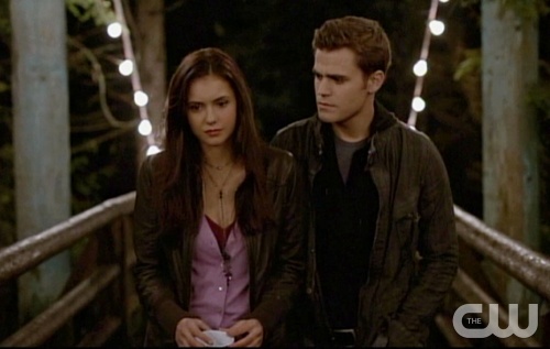 The Vampire Diaries - Page 32 0055131010c