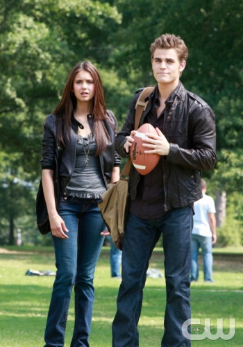 The Vampire Diaries - Page 30 00553550981