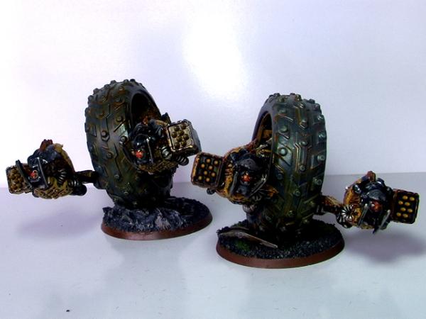 Conversion et modelisme en tous genre 396545_sm-Beastmen%2040k%20land%20speeder