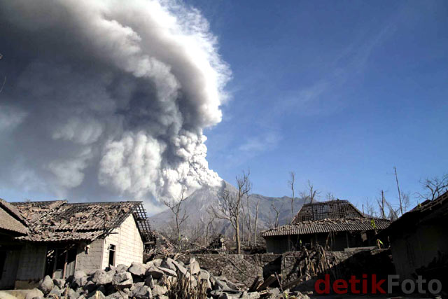 Mount Merapi , Merapi Eruption -  Pray for Indonesia  Dusun-Srunen1