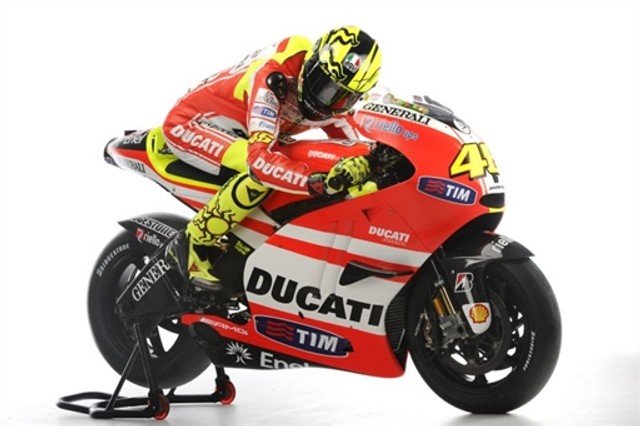 Inilah Tampilan Resmi Motor Ducati Rossi seri Moto GP 2011 RosDuc6