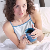 Minum Kopi di Malam Hari Bisa Bikin Mimpi Aneh-aneh Kopi-in-bed-ts-dlm