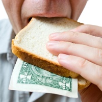 Makan Makanan Murah Bisa Bikin Orang Cepat Gemuk Makan-duit-ts-dlm