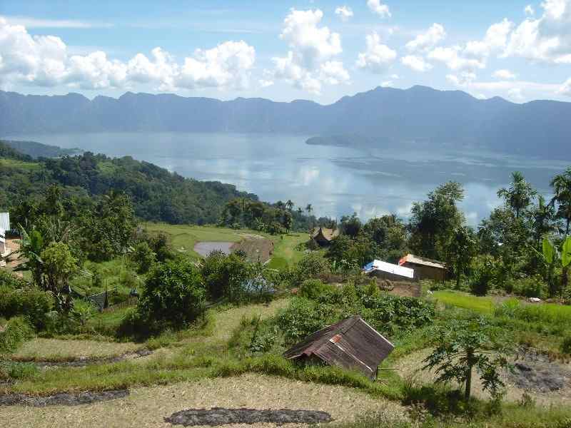 Ini Dia 3 Danau Paling Cantik di Sumbar 100619_maninjau4putri1