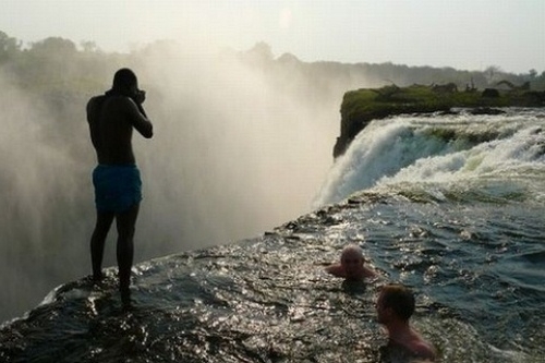 Zambia Punya Kolam Renang Setan? 193248_kolam3