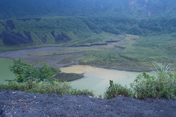 Pahit Manisnya Menyentuh Bibir Kawah Gunung Galunggung 175153_galunggung4