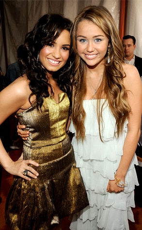 demi et hanna 293.cyrus.lovato.lc.033009