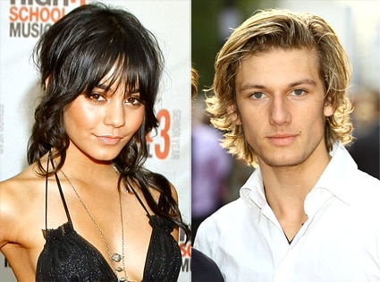 Alex Pettyfer et Vanessa Hudgens 425.hudgens.pettyfer.lc.042109