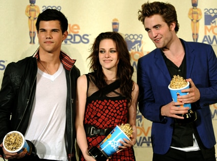 Noticias Sobre Eclipse - Página 2 425.lautner.stewart.pattinson.060109