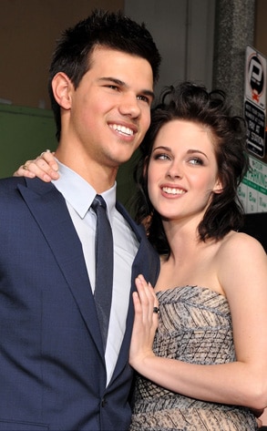 Kristen Stewart - Página 4 293.lautner.stewart.lr.111609