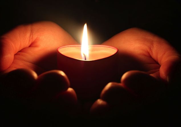 ACCENDO UNA CANDELA PER... - Pagina 7 Prayer-candle_1544483