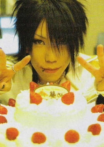 .Aoi. Aoi-the-gazette-271243_354_500