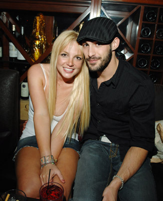 Official Gallery - Britney Britney-britney-spears-177032_326_400