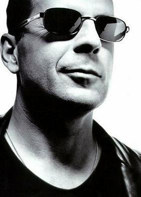 صور رائعه للنجم  Bruce Willis Bruce-Willis-in-sunglasses--bruce-willis-488225_282_393